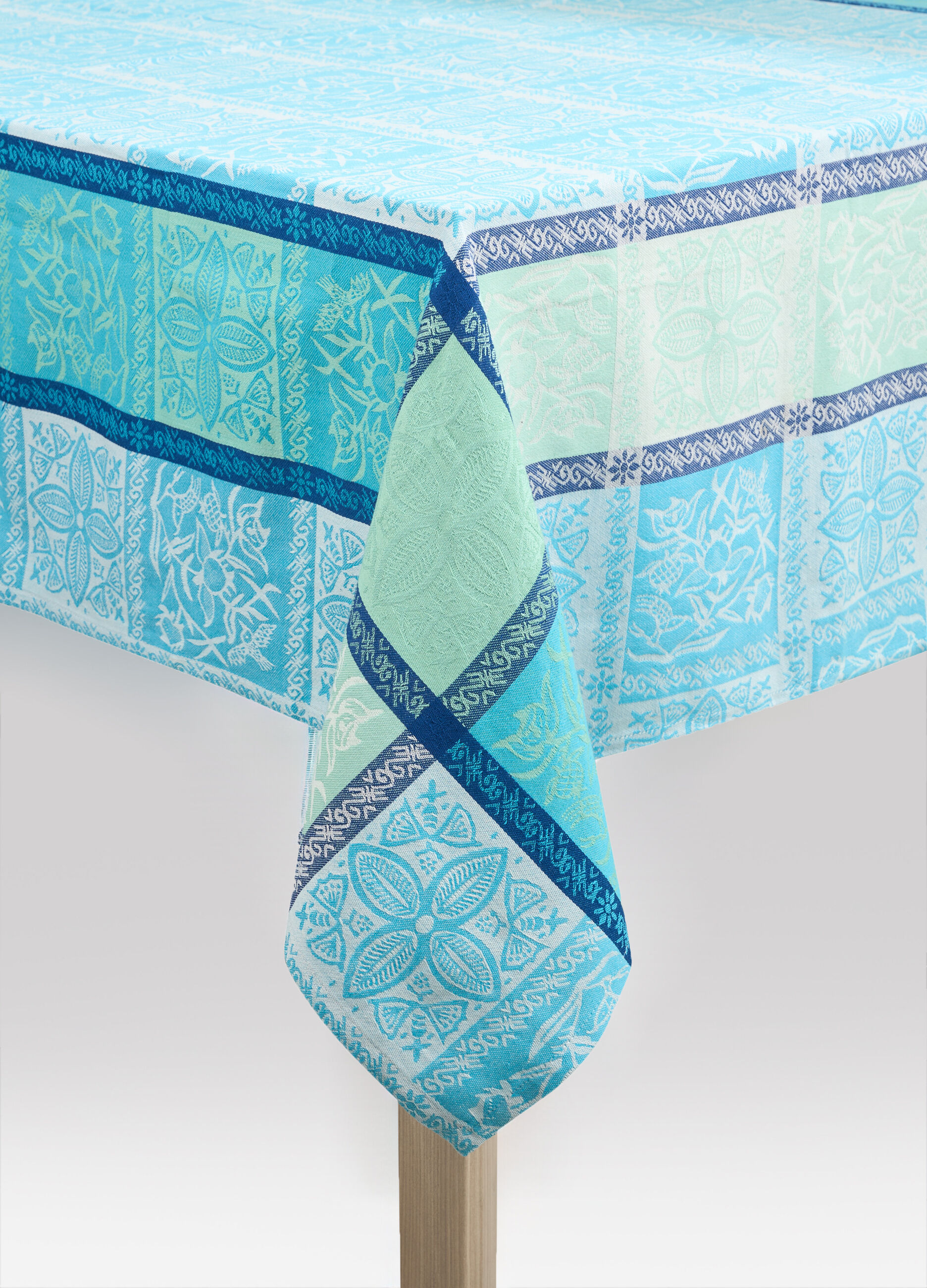 8-Seater tablecloth in jacquard cotton_0