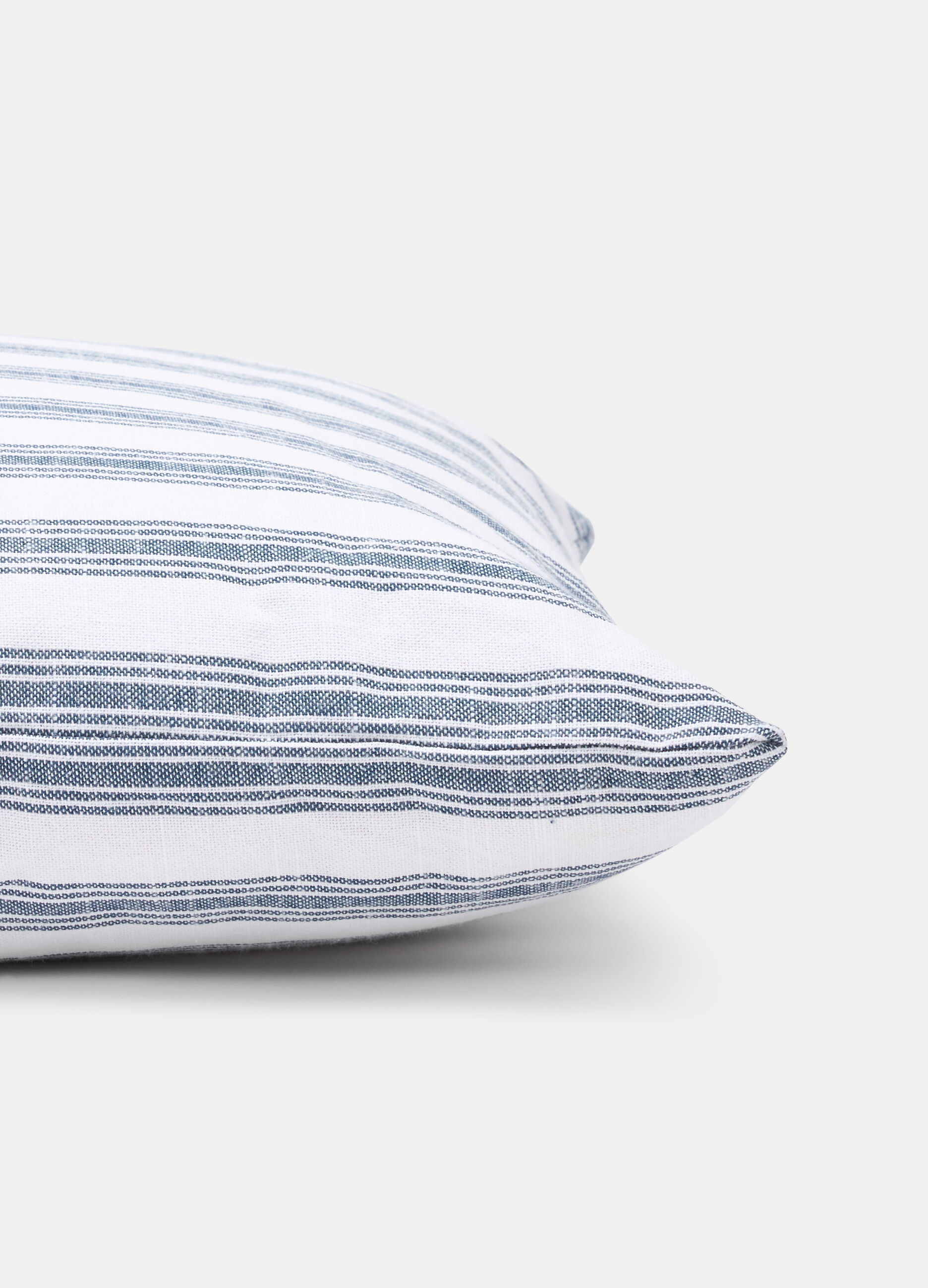 Square padded and striped pillow_1