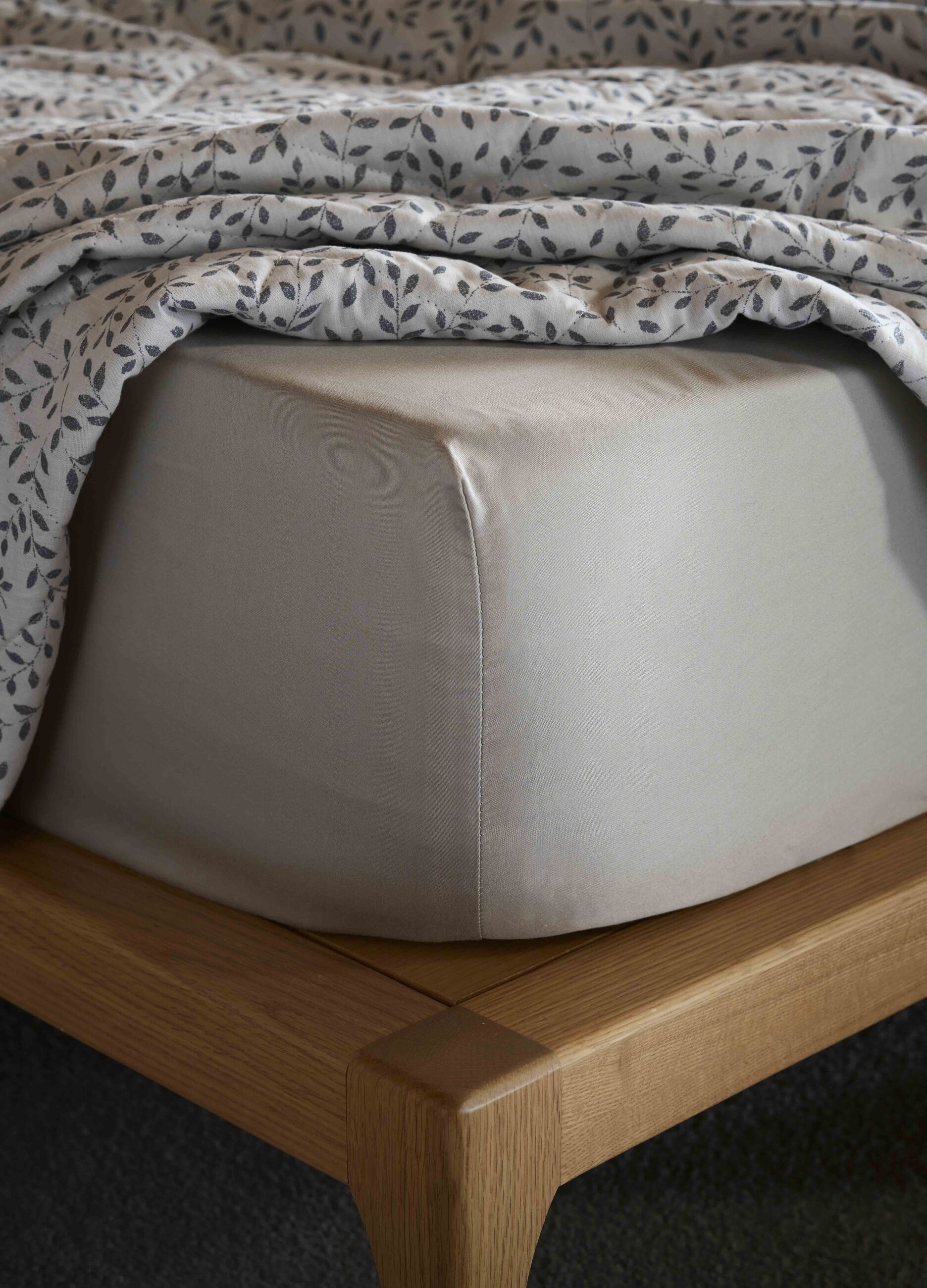 Double bed fitted sheet in 100% cotton satin tc223_0