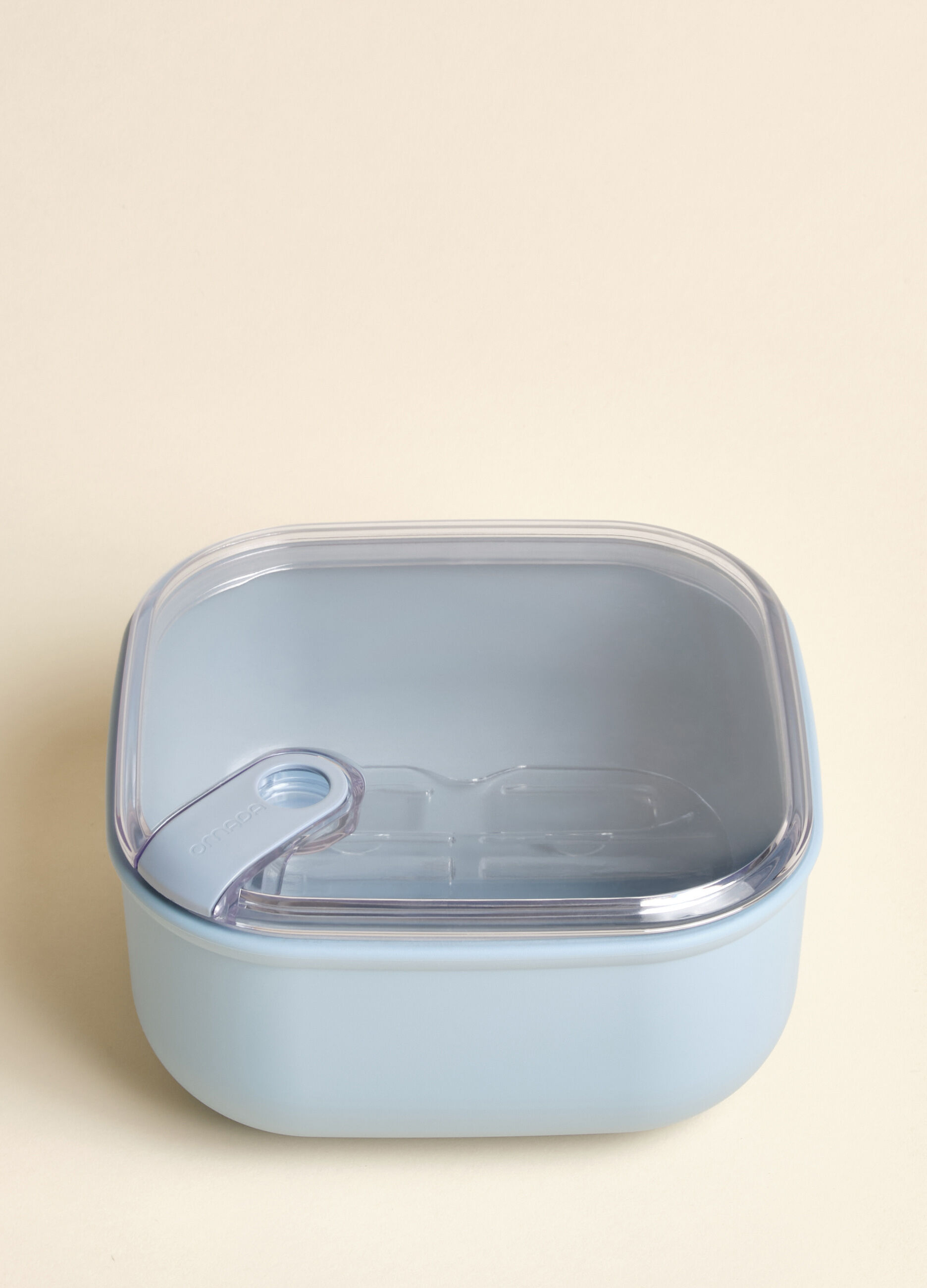 Contenitore per alimenti con doppio coperchio_1